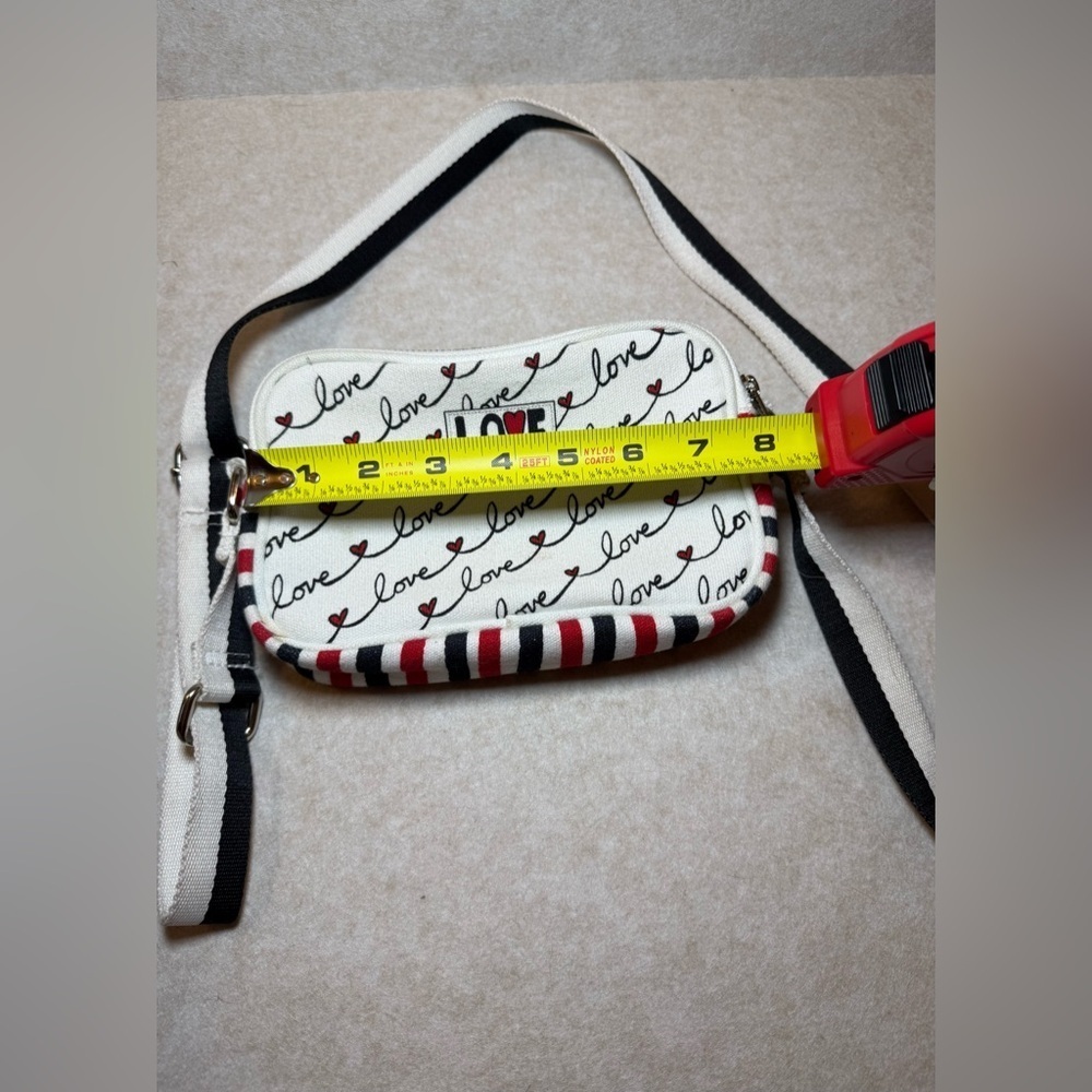 Brighton White Red Love Scroll Cross Body Bag Purse Valentines Day Heart - Picture 4 of 9